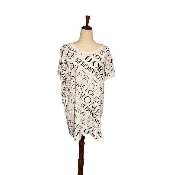 LuLaRoe White All Over City Text Print Top - Picture 2 of 11